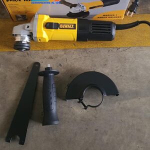 Pulidora de 4 1/2 Pulg. Dw