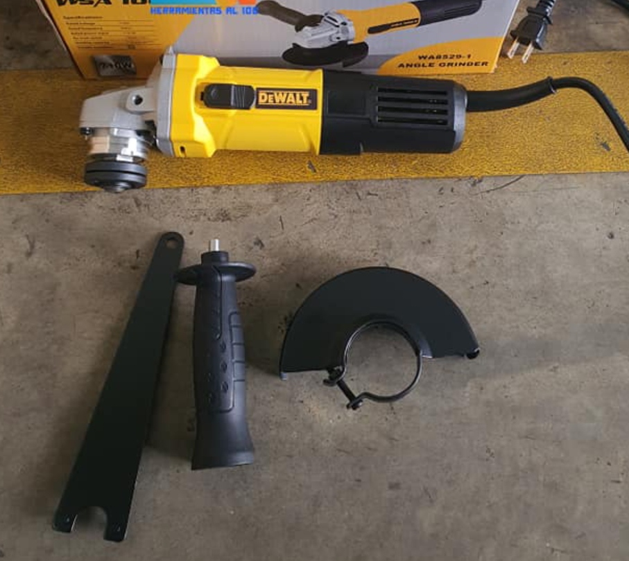 Pulidora de 4 1/2 Pulg. Dw